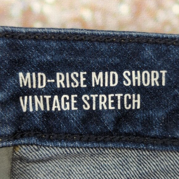 Torrid Mid Rise Mid Short Women’s Plus 26 Vintage Stretch Denim Jean Shorts - Picture 2 of 8